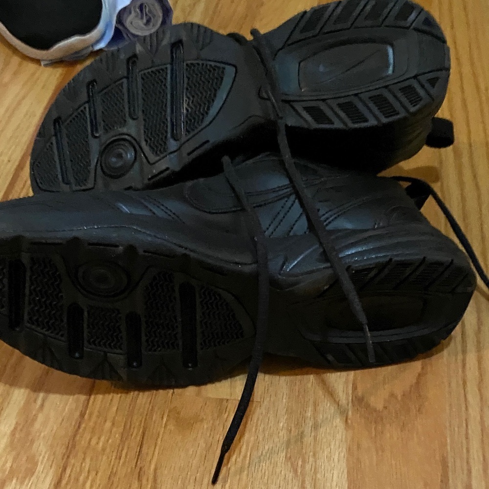 Nike Air Monarch Men's Black Athletic Shoes - Picture 5 of 5